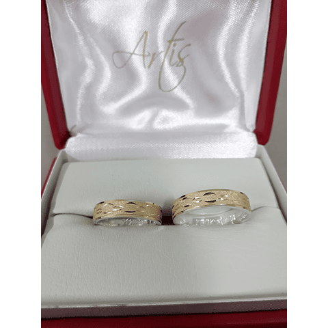 Argollas para matrimonio en oro plata grabada-diamantada