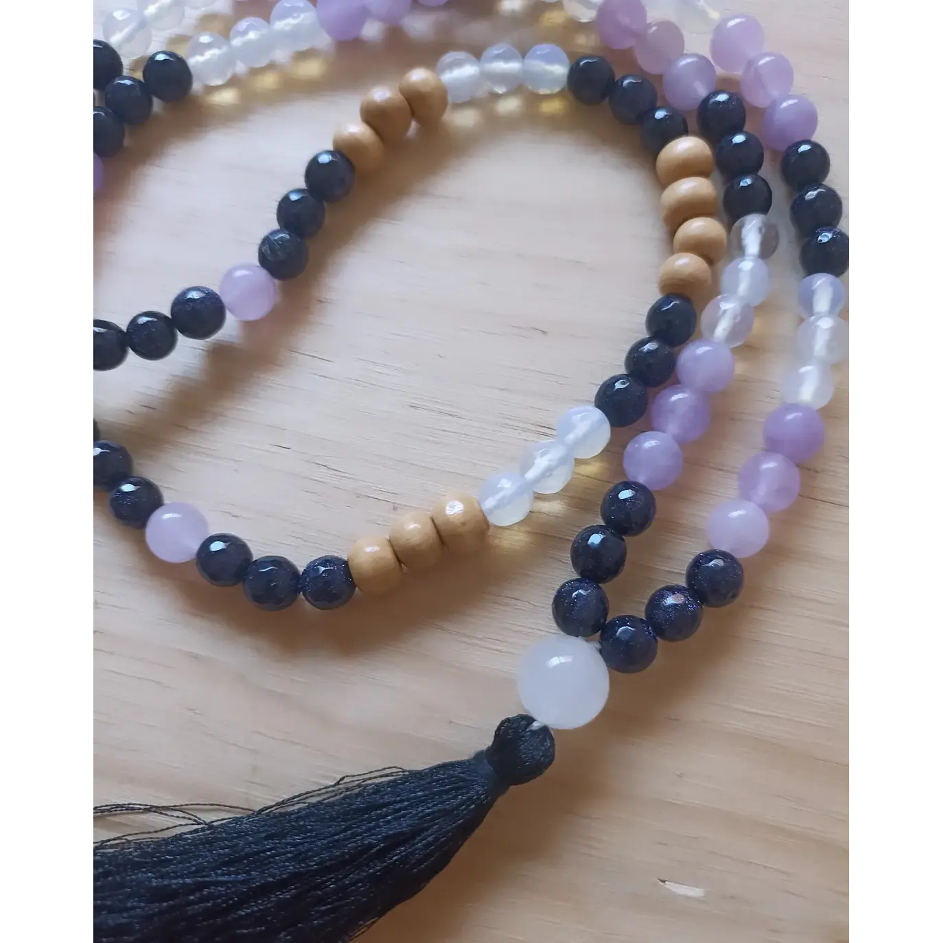 Colar Japamala 108 contas com pedras naturais e de madeira. Pedra estrela , quartzo branco e Lavanda 2