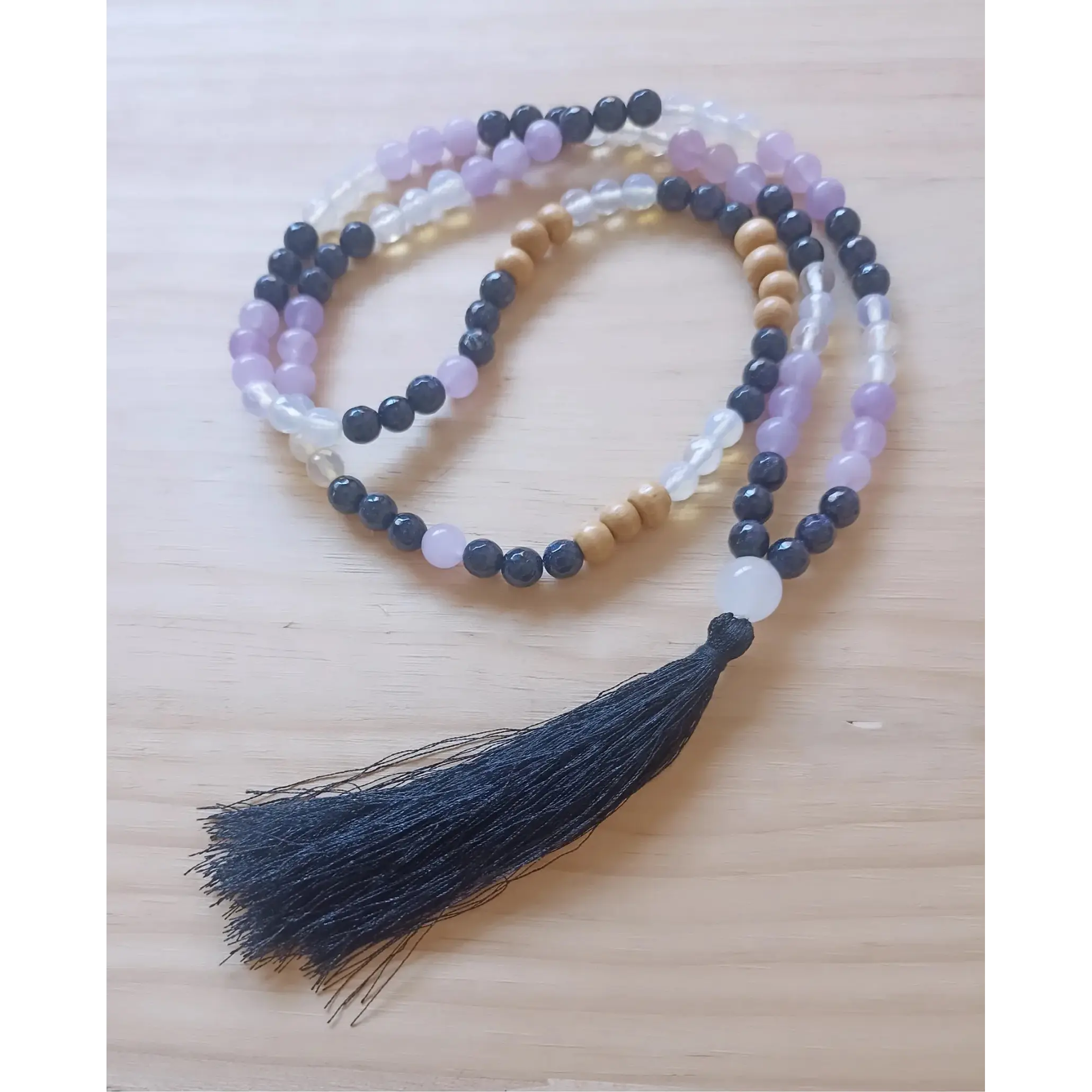 Colar Japamala 108 contas com pedras naturais e de madeira. Pedra estrela , quartzo branco e Lavanda 3
