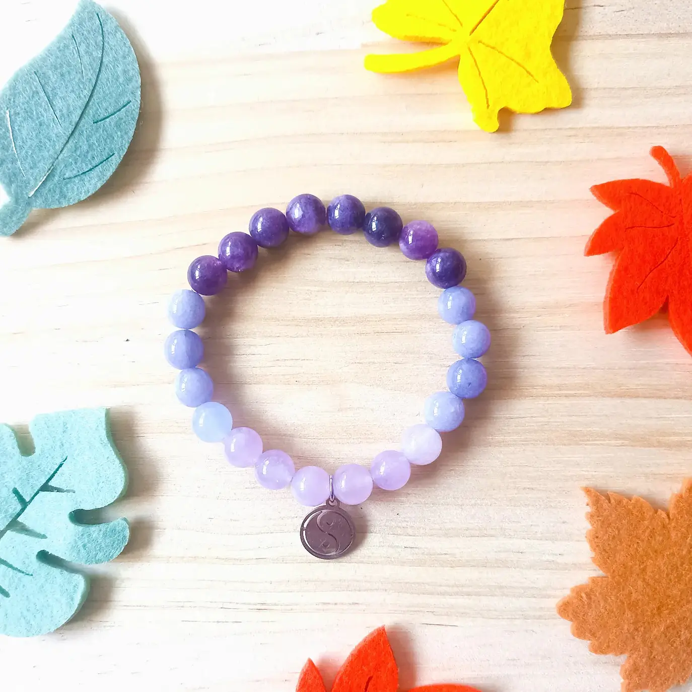 Pulseira de Ametista e Lavanda com pendente Yin Yang 1