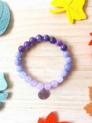 Pulseira de Ametista e Lavanda com pendente Yin Yang