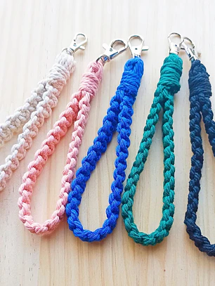 Porta-chaves/Wristlet macramé