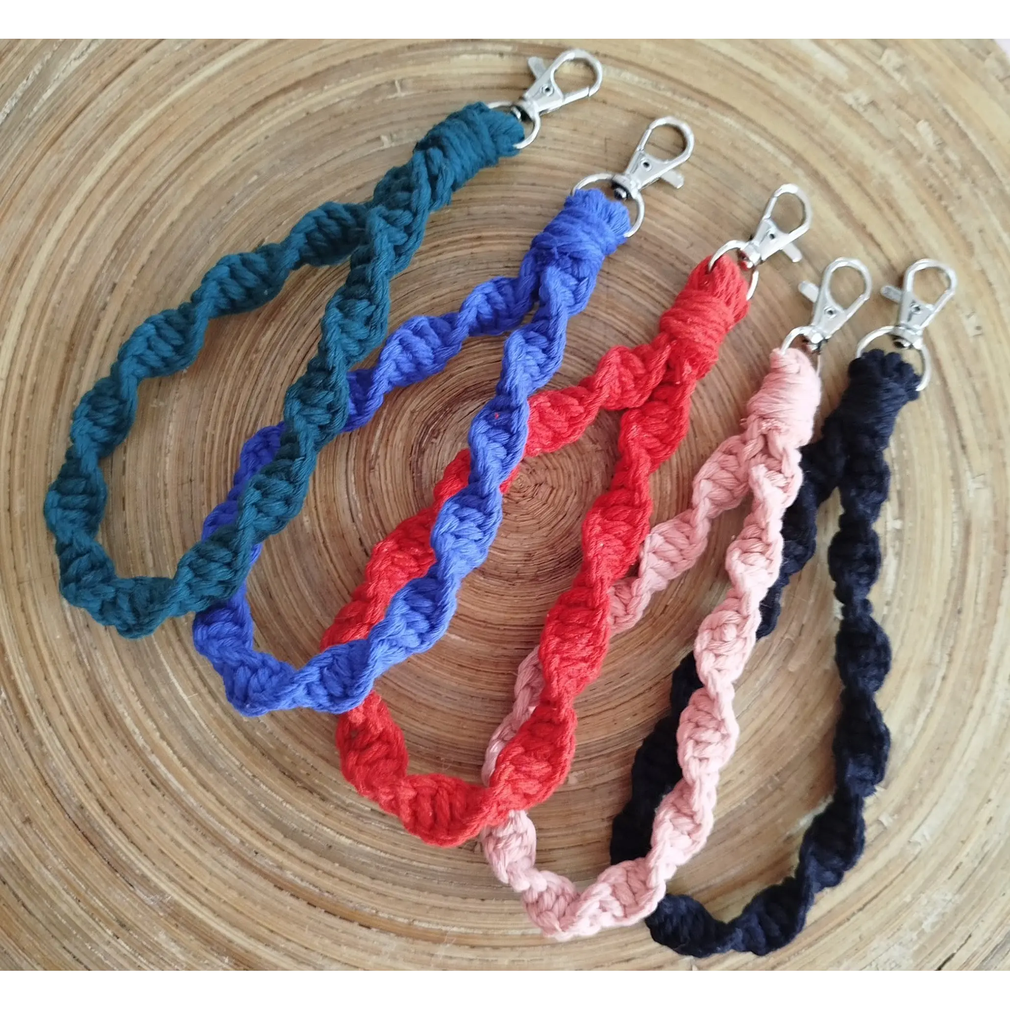 Porta-chaves/Wristlet macramé torcido 1