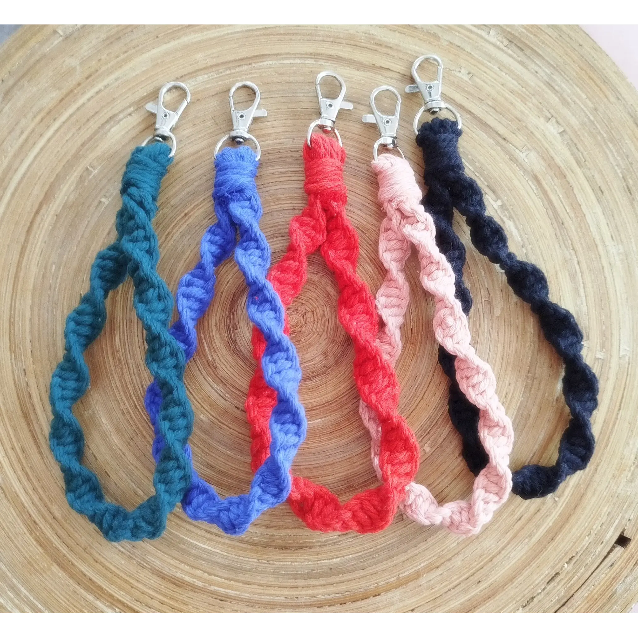 Porta-chaves/Wristlet macramé torcido 5