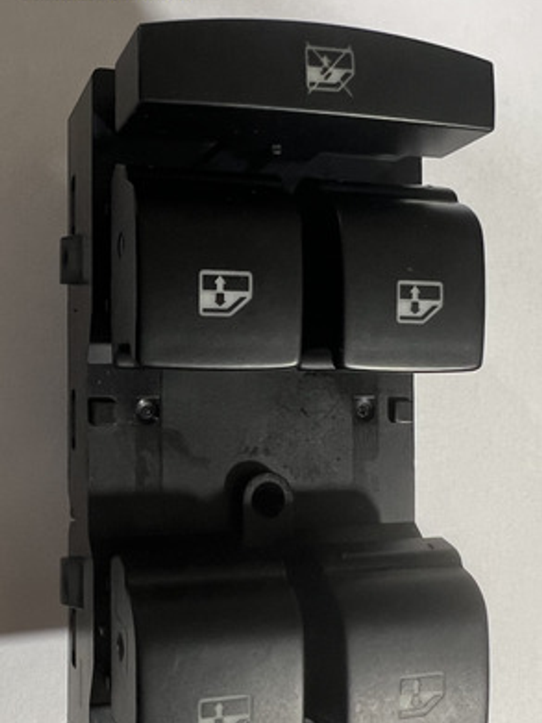 Botonera Alzavidrios Chevrolet Tracker, Sonic Garantia 2