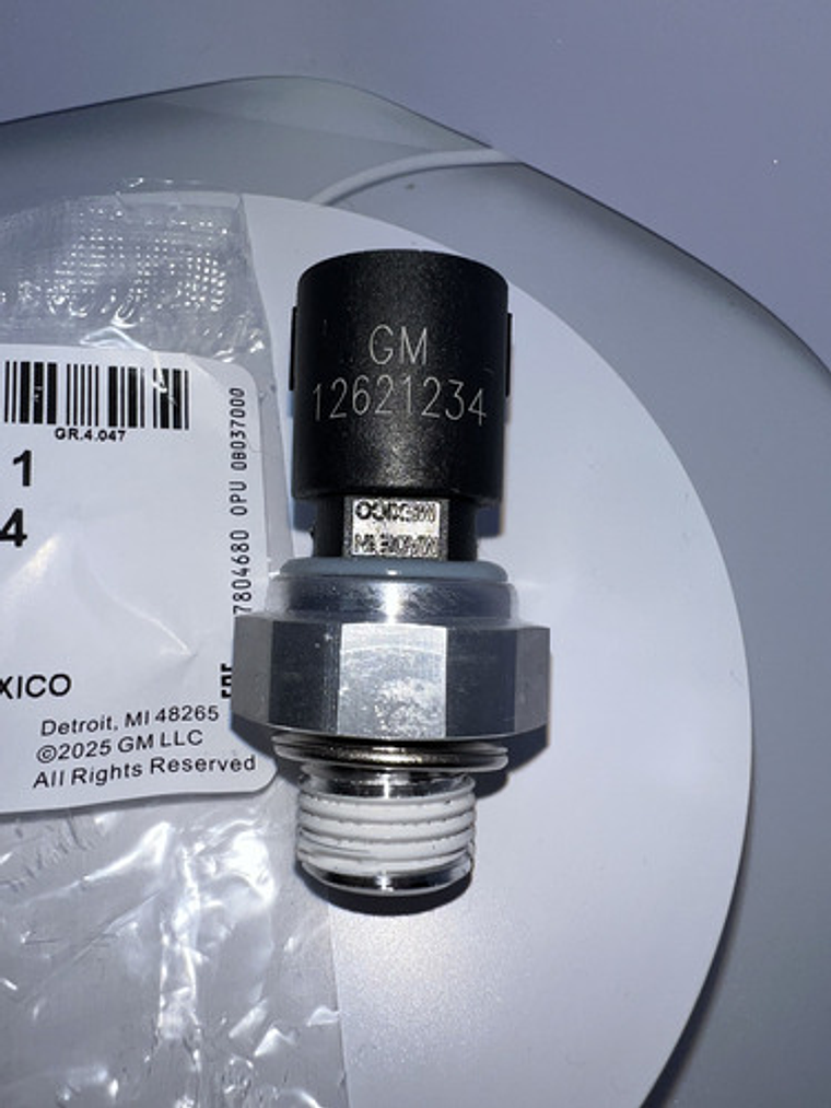 Sensor De Presión De Aceite Chevrolet/avalanche/silverado Or 3
