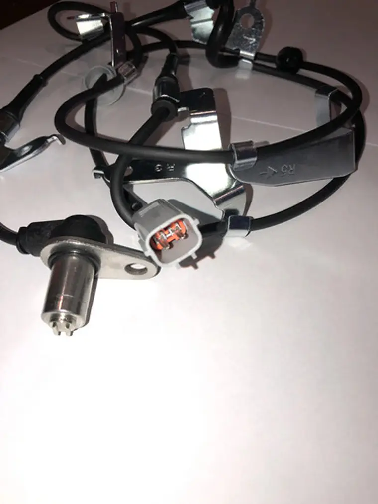 Sensor Abs Delantero Dereccho Mazda Bt 50 -2004-2015 2