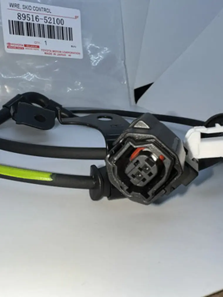 Sensor Abs Trasero Derecho Toyota Yaris Original 3