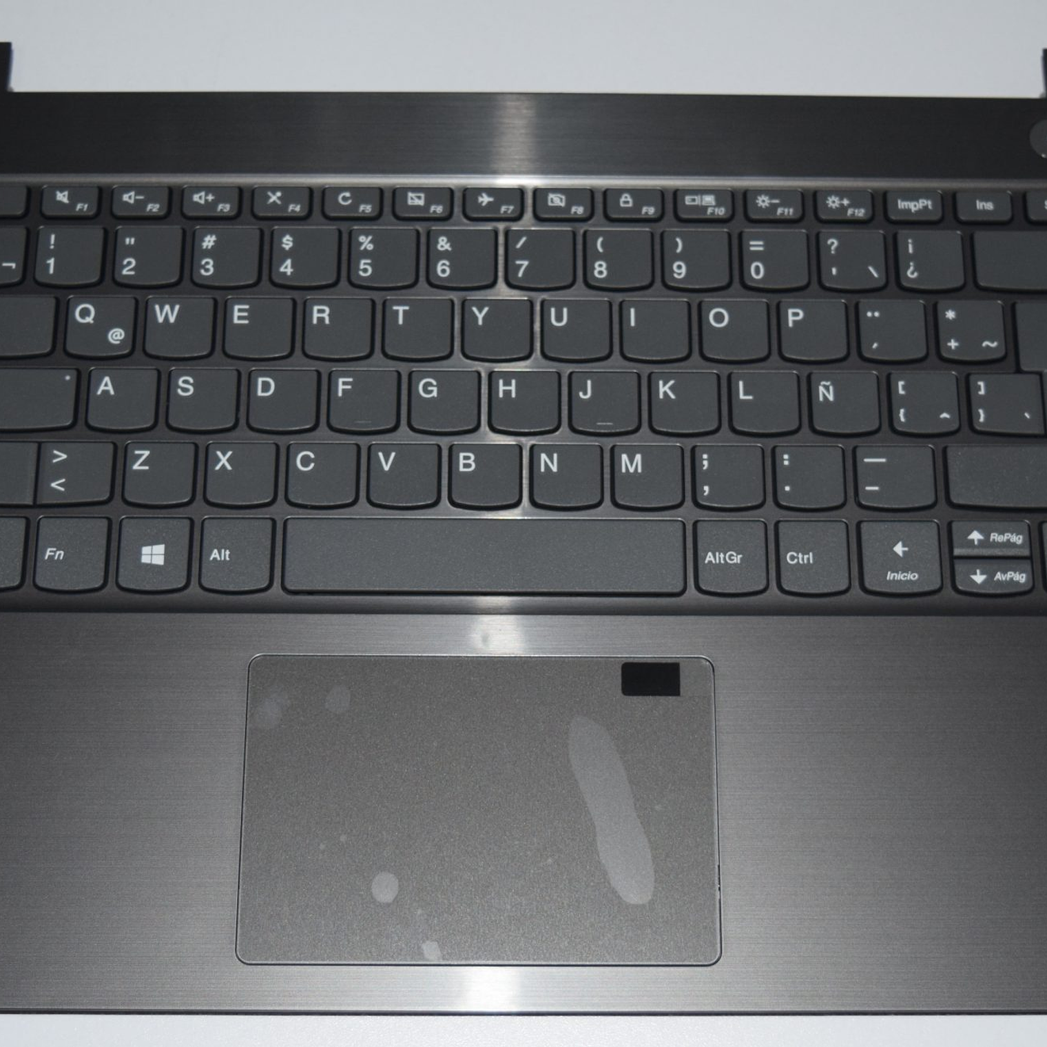 Teclado Bisel Portatil Lenovo V33 5CB0Q64260 1