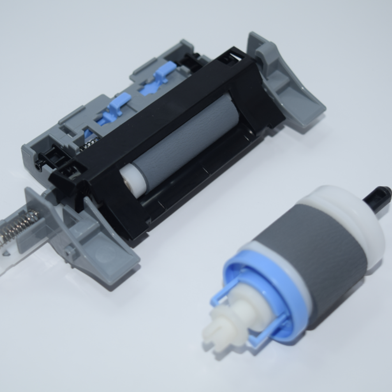 Tray 2 Paper Pick-Up Roller Assem CE710-69007 1