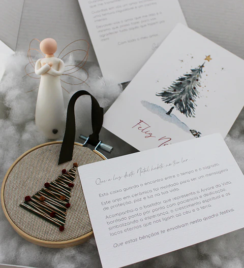 Gift Box de Natal - Anjo e Bastidor Bordado à Mão
