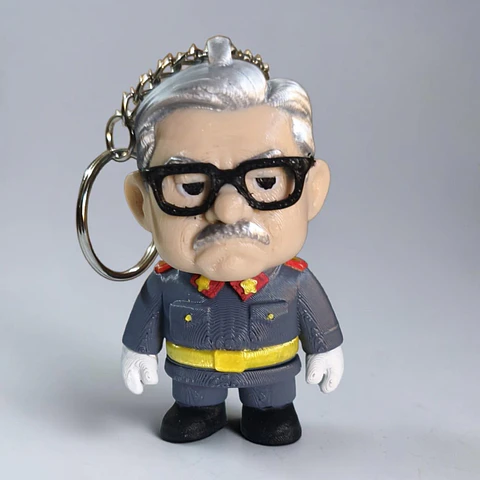 Llavero en Figura Articulada de Augusto Pinochet