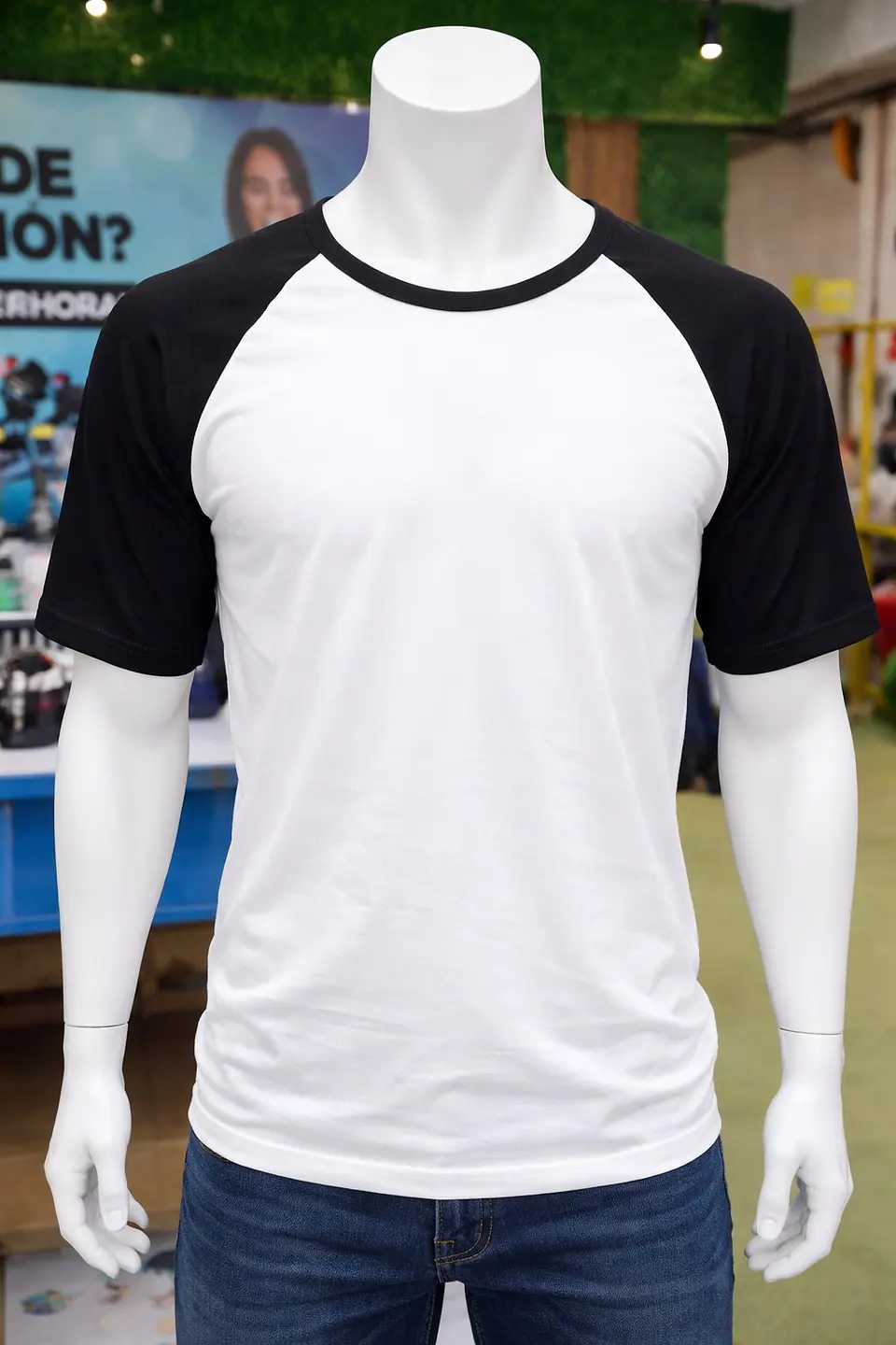 Polera Color Blanco Manga Negra para Sublimación L, M y XL 4