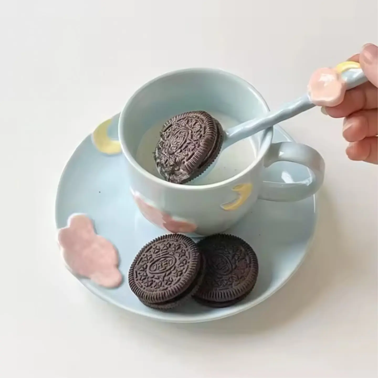 Taza de Cerámica con Diseño de Nubes Pintada a Mano T-00041 4