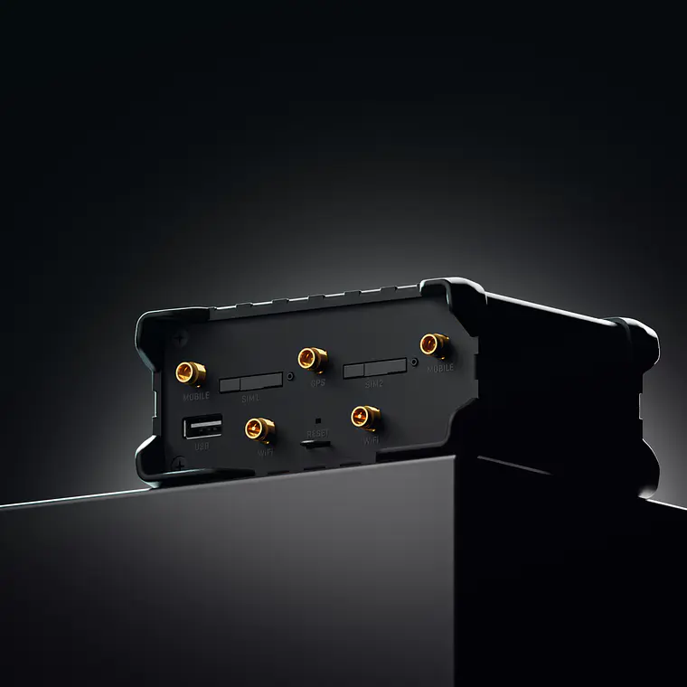 RUT956﻿ - ROUTER CELULAR INDUSTRIAL 7