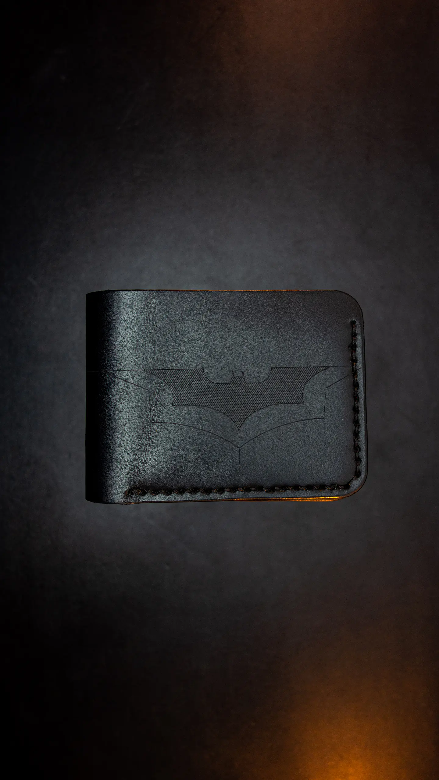 Billetera de Cuero Conceptual – Homenaje a BATMAN 1