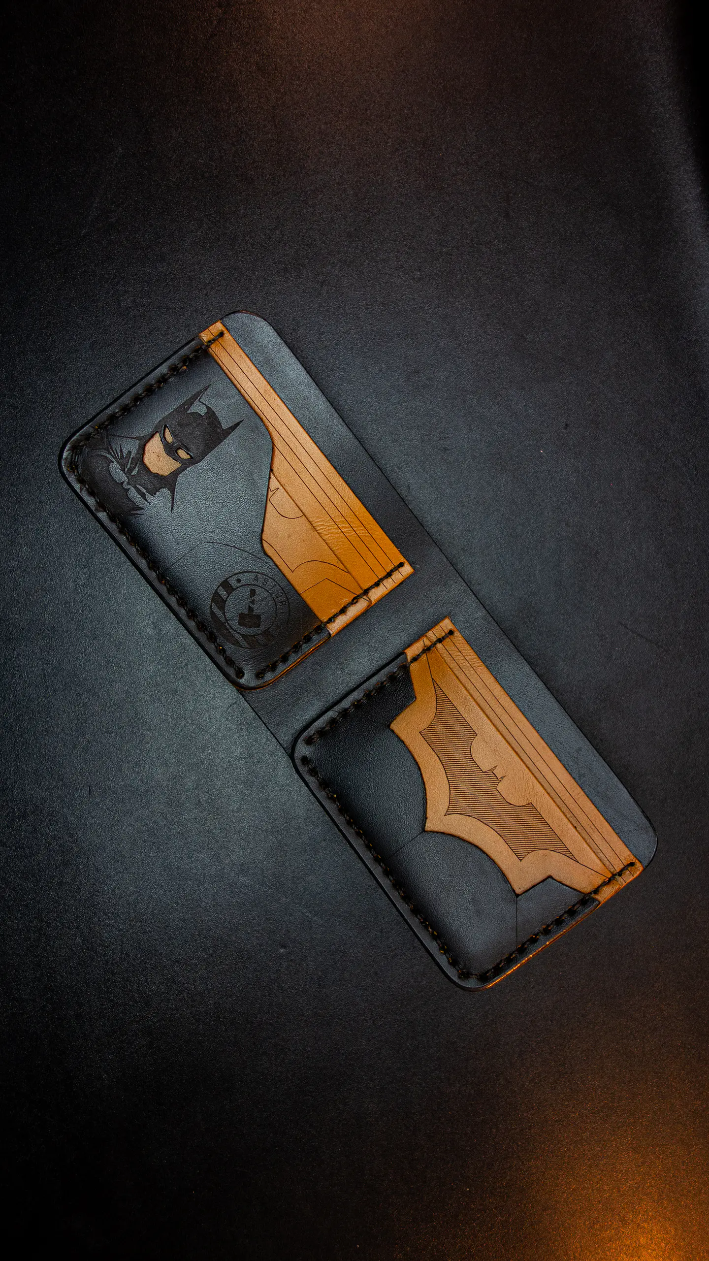 Billetera de Cuero Conceptual – Homenaje a BATMAN 2
