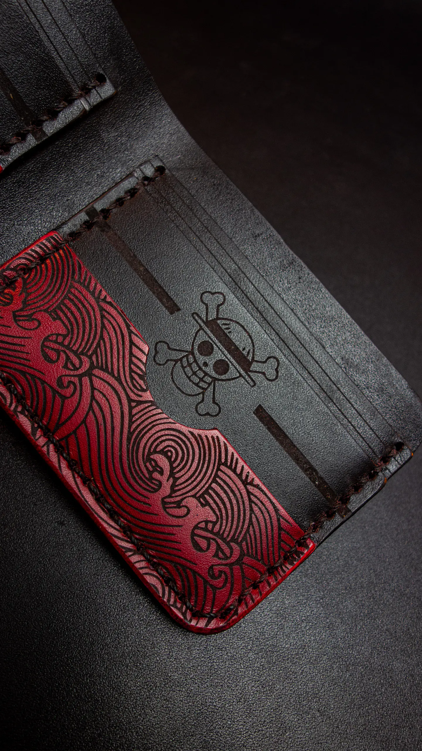 🔥 Billetera de Cuero One Piece – Homenaje a Luffy Gear 5 | Poder y Libertad 3