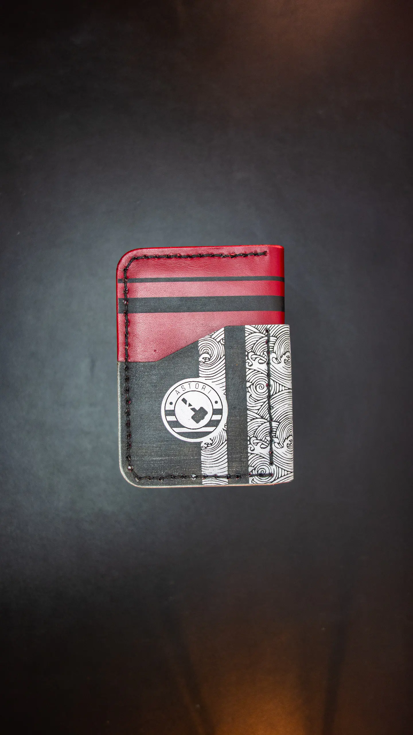 TARJETERO VERTICAL DE CUERO  / LUFFY ONEPIECE   2