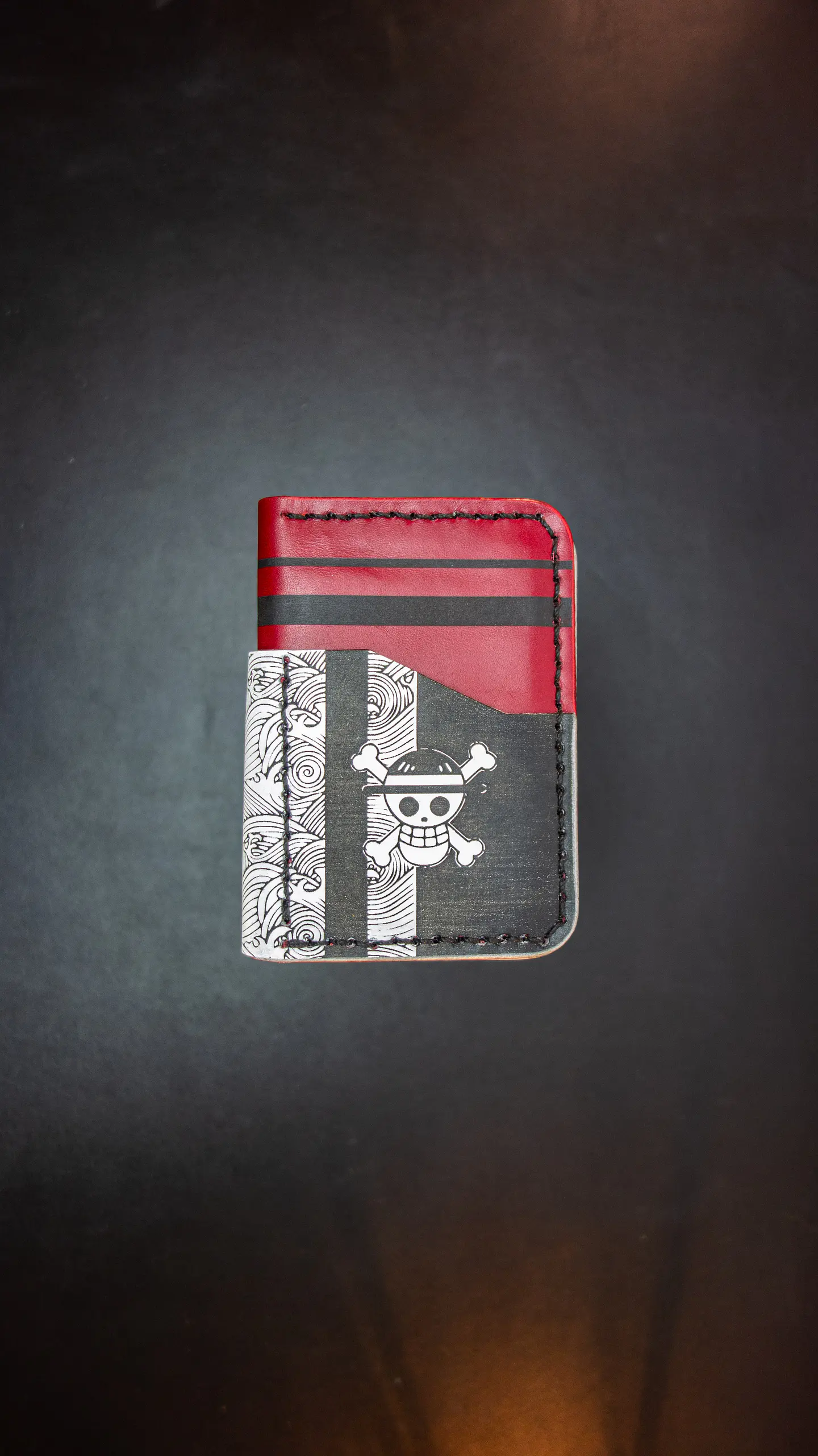 TARJETERO VERTICAL DE CUERO  / LUFFY ONEPIECE   1