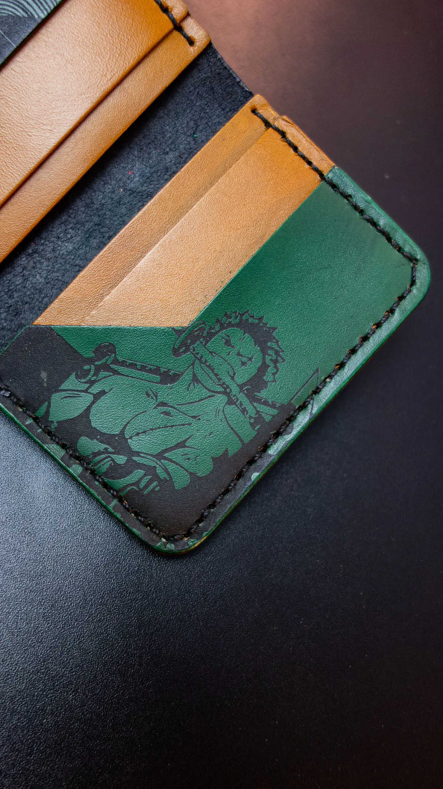 TARJETERO VERTICAL DE CUERO  / ZORO ONEPIECE   5