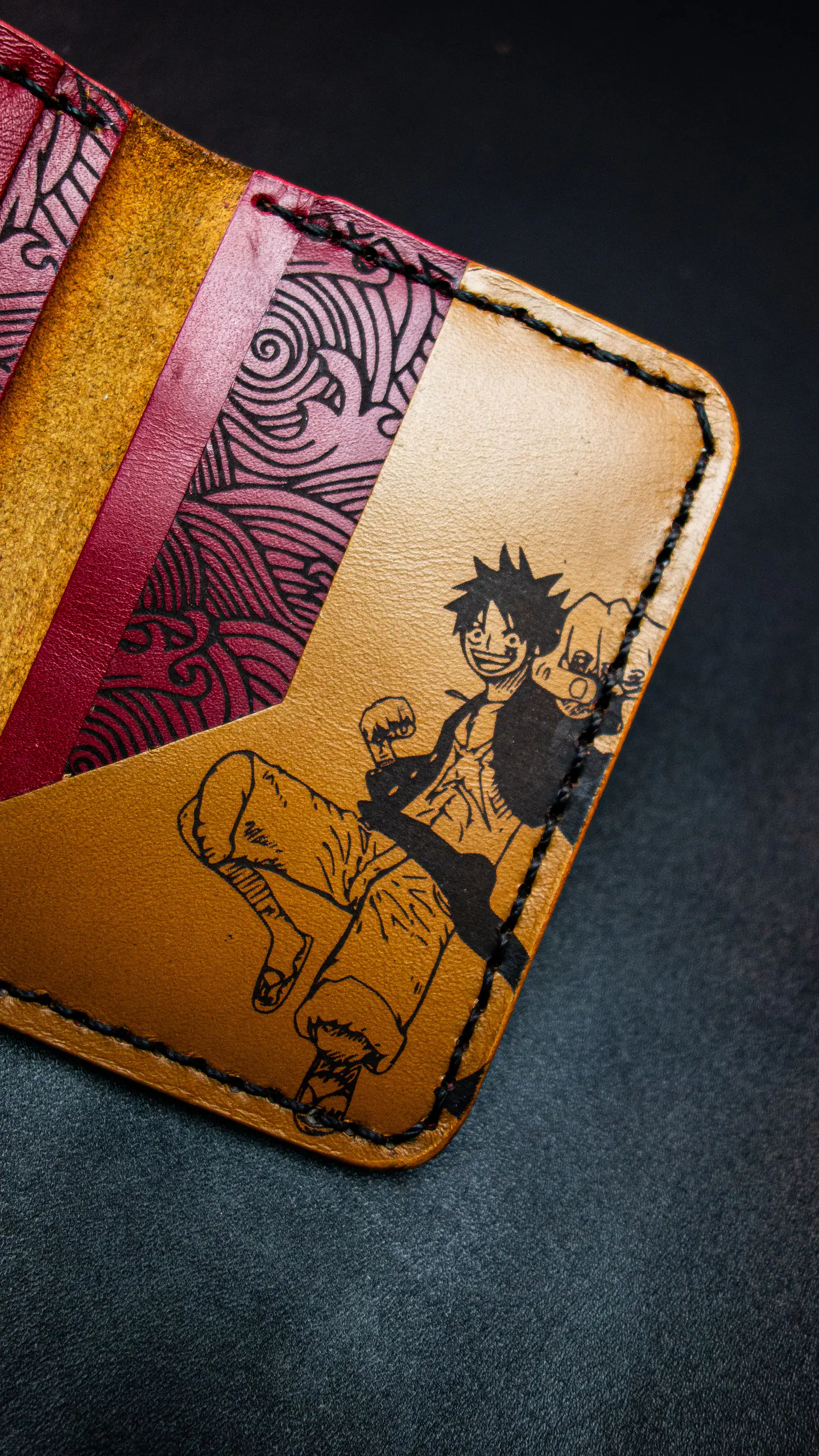 TARJETERO VERTICAL DE CUERO  / LUFFY ONEPIECE VERSION 2 6