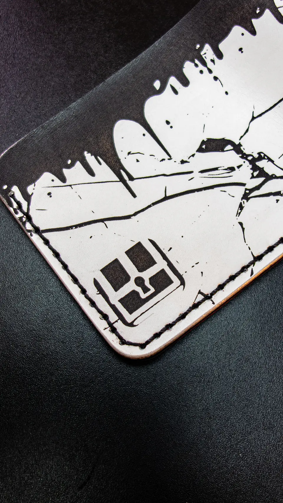 BILLETERA DE CUERO THE BINDING OF ISAAC 7