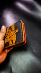 Billetera de Cuero Conceptual - Homenaje a Goku Fase 4 Dragon ball Daima  - Miniatura 8