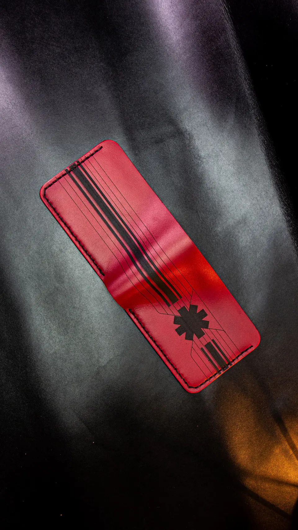 Billetera de Cuero – Homenaje a Red Hot Chili Peppers 🎸🔥 8