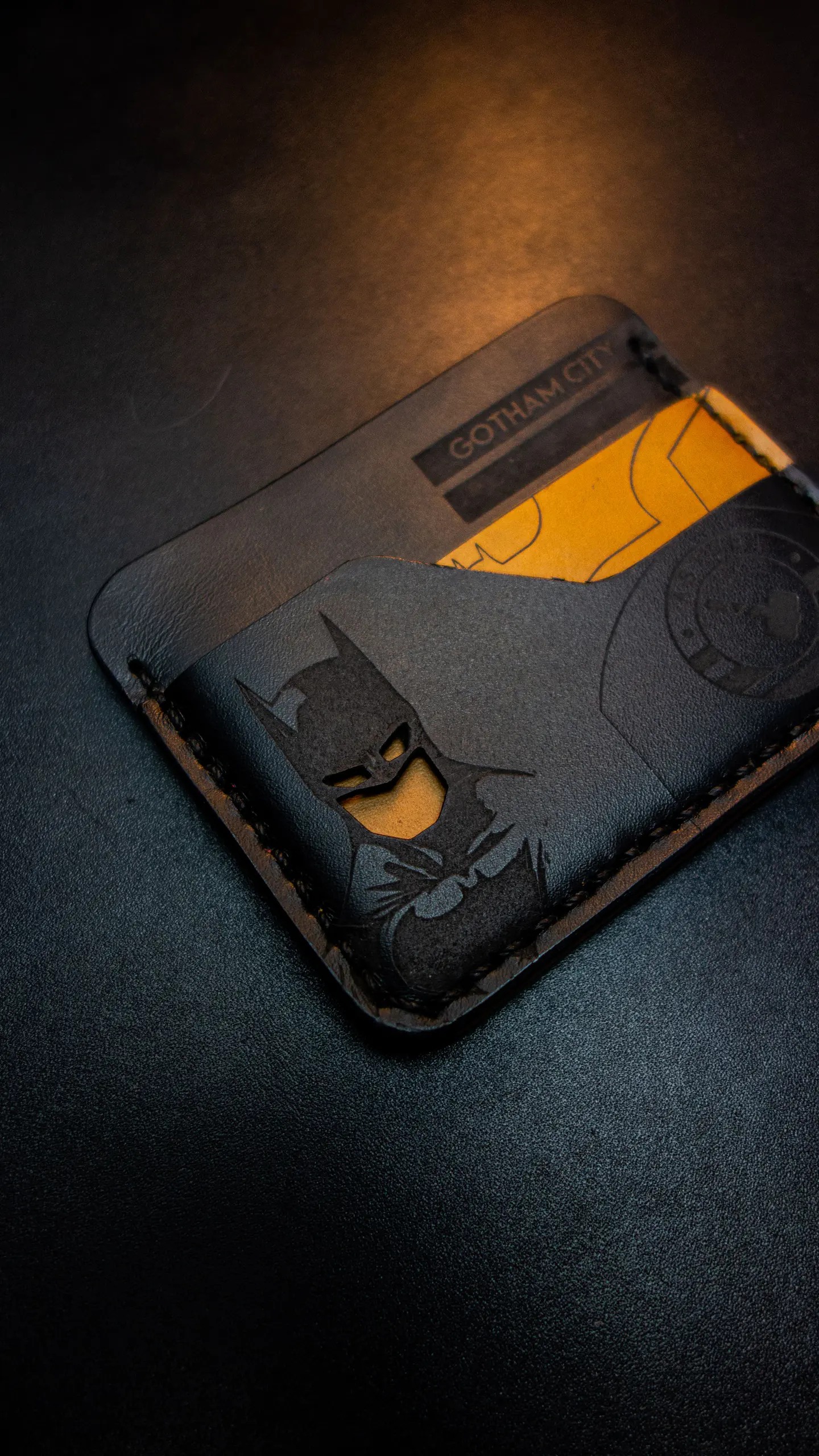 Tarjetero de Cuero BATMAN | Diseño Conceptual Minimalista | ASTORI 3