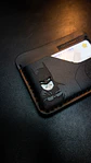 Tarjetero de Cuero BATMAN | Diseño Conceptual Minimalista | ASTORI - Miniatura 2
