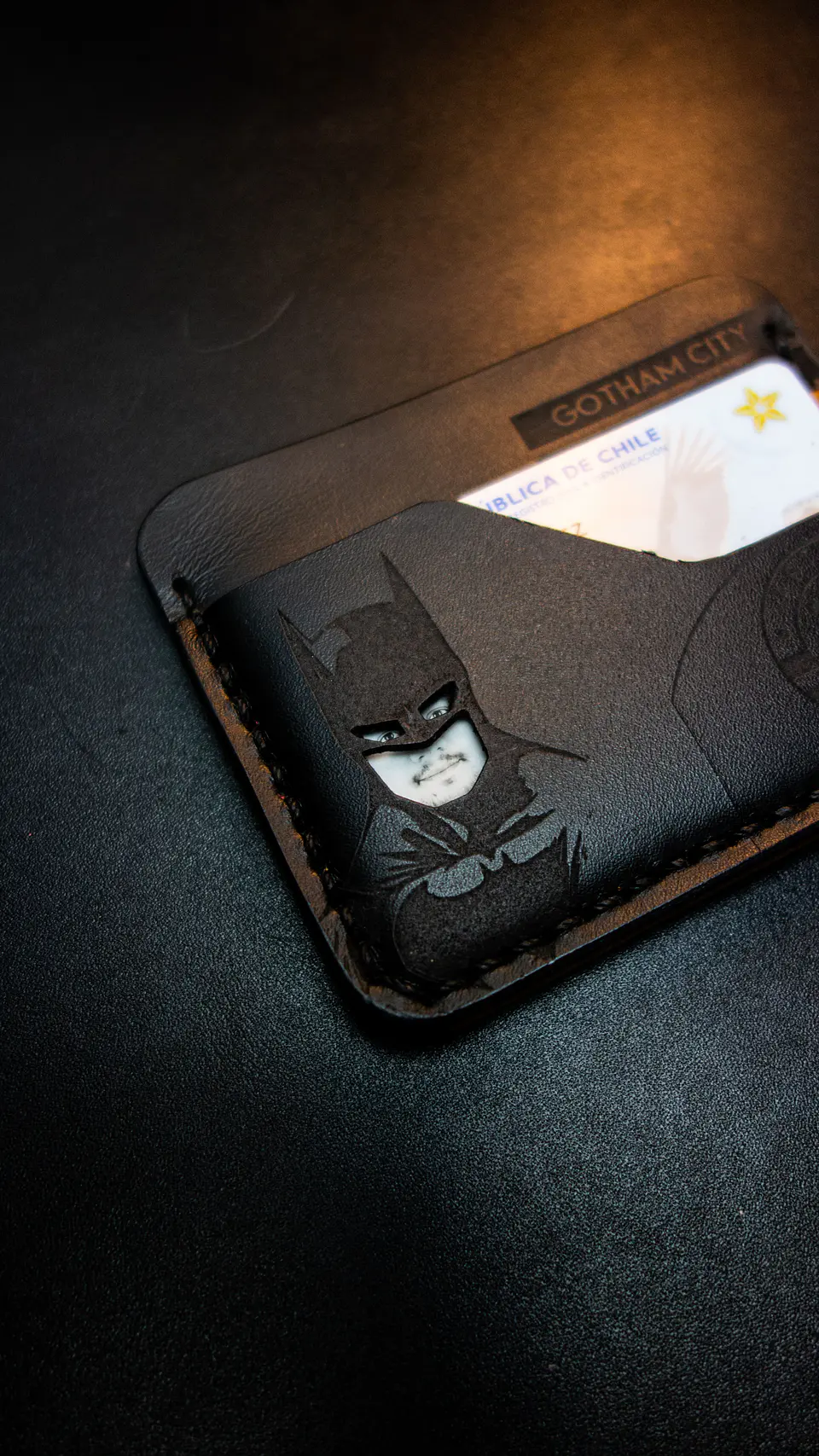 Tarjetero de Cuero BATMAN | Diseño Conceptual Minimalista | ASTORI 2