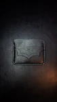 Tarjetero de Cuero BATMAN | Diseño Conceptual Minimalista | ASTORI - Miniatura 4