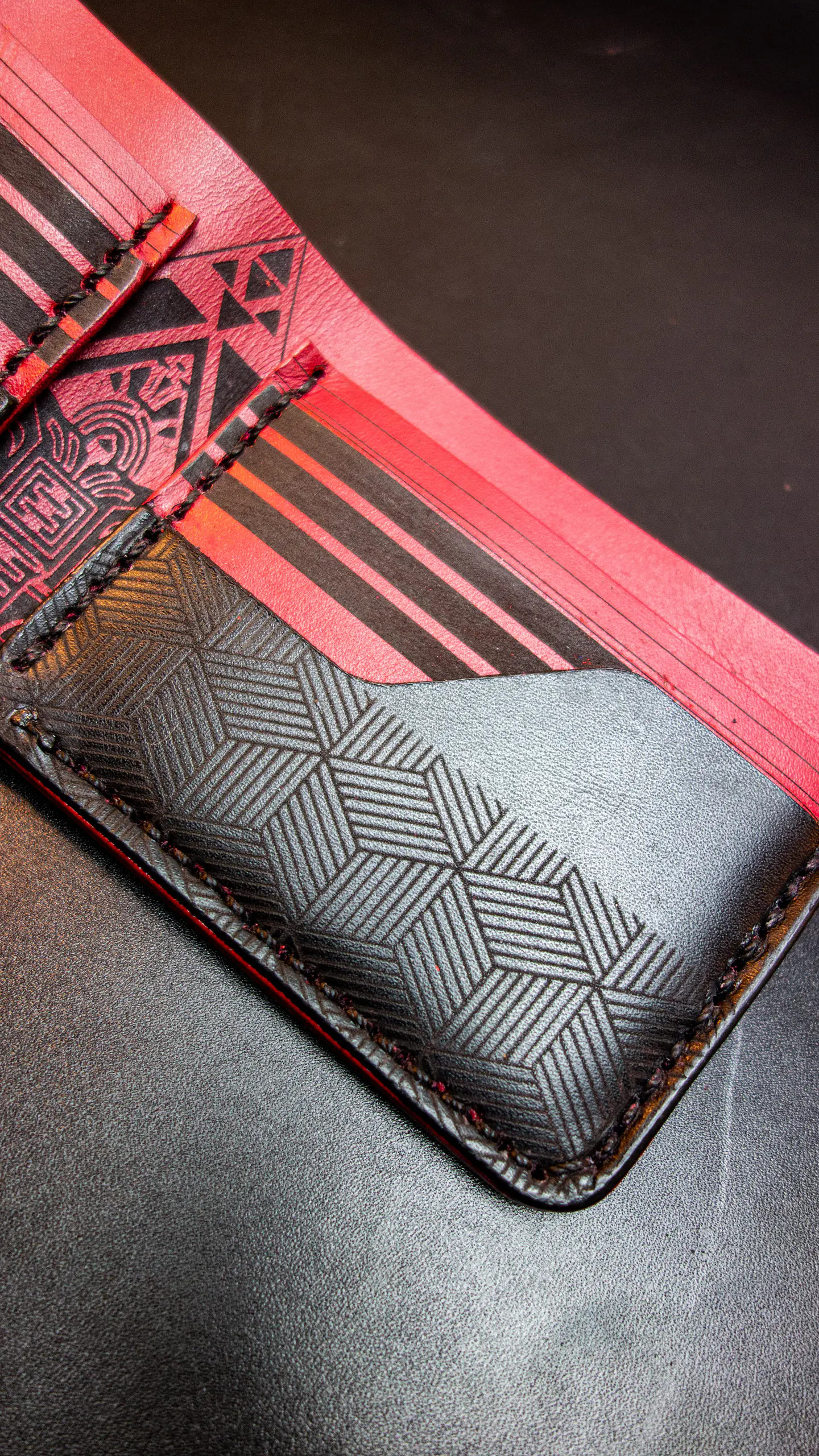 Billetera Conceptual Vader | Cuero Negro & Rojo | Edición Limitada 5