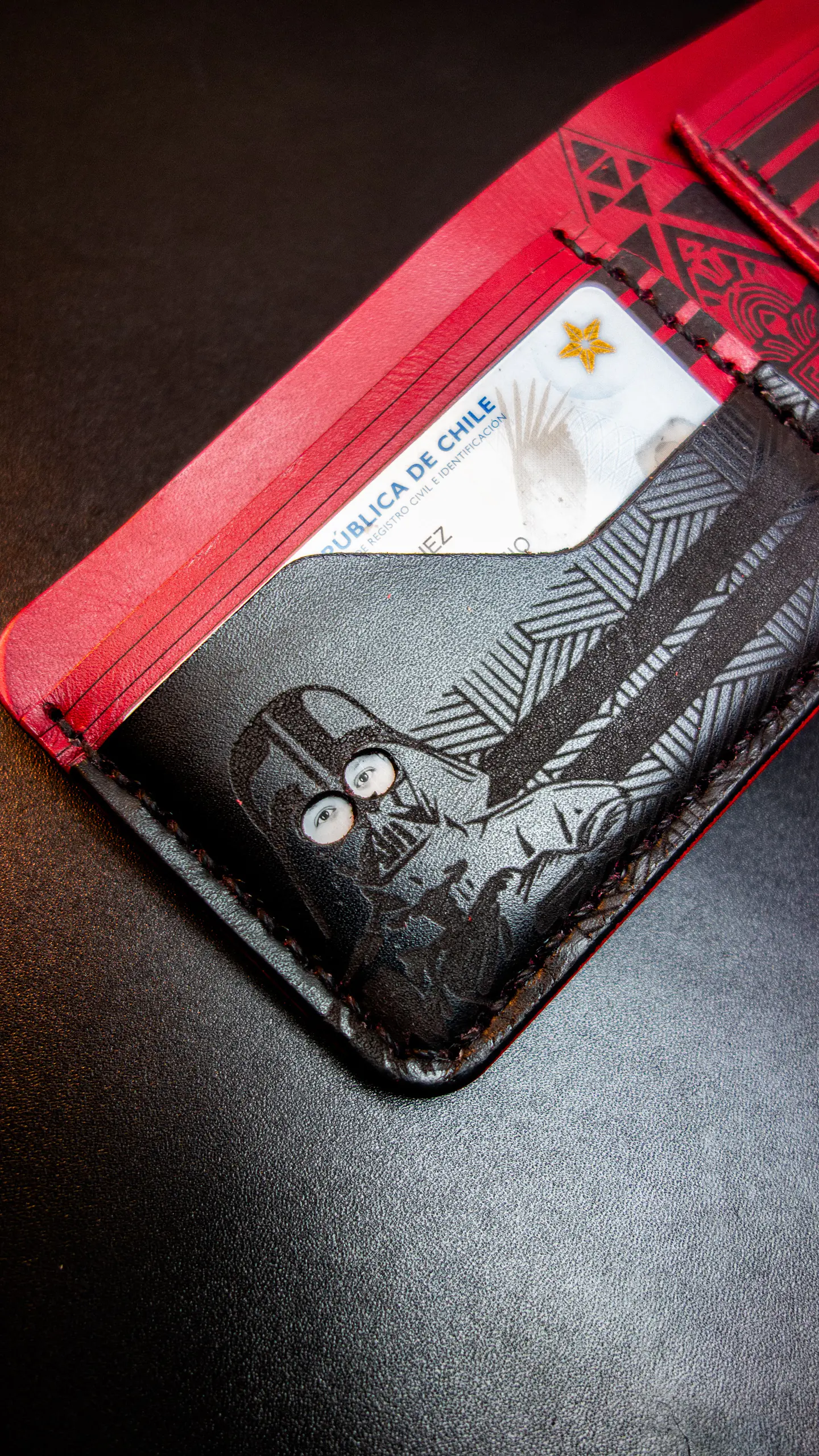 Billetera Conceptual Vader | Cuero Negro & Rojo | Edición Limitada 3