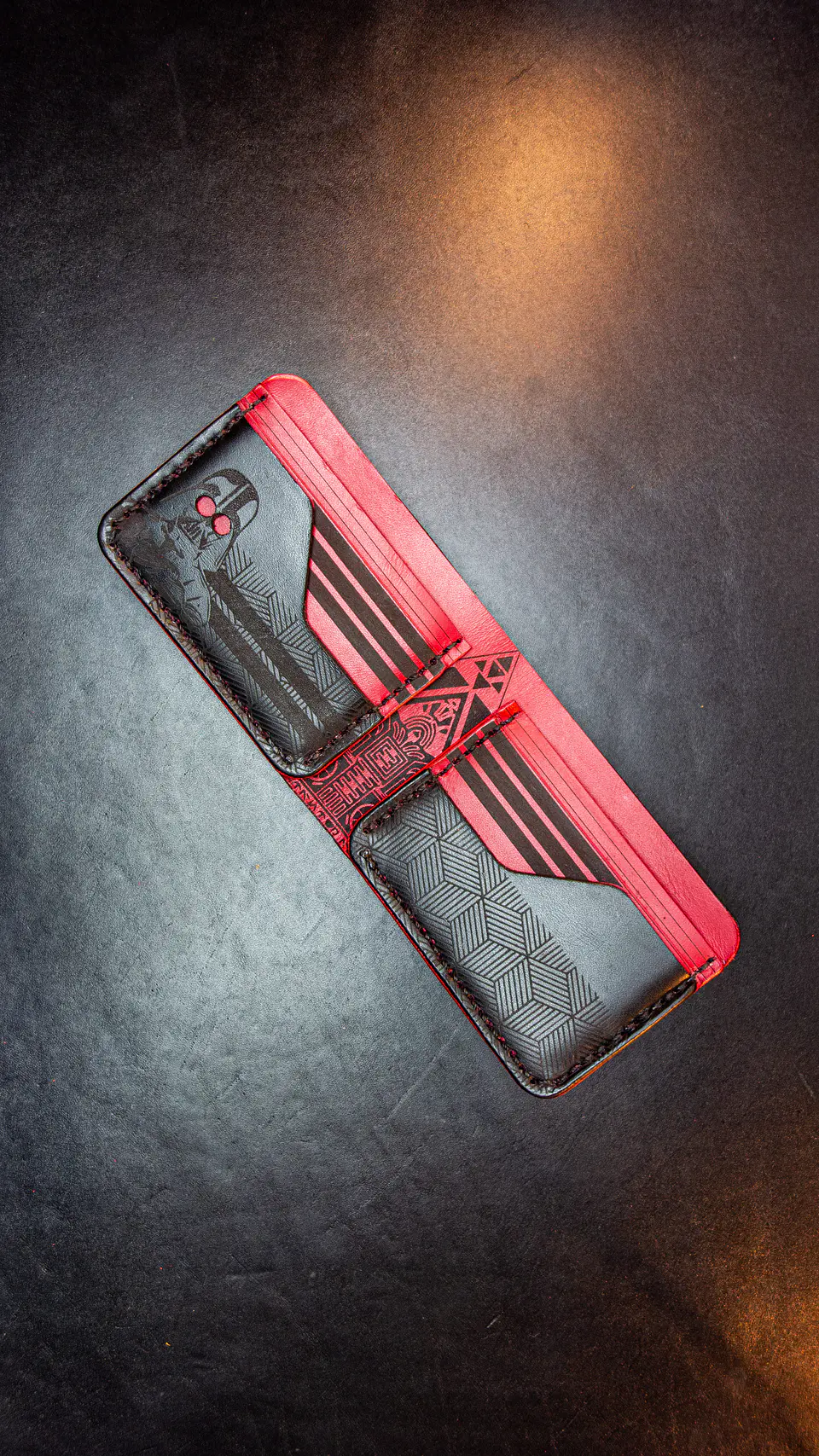 Billetera Conceptual Vader | Cuero Negro & Rojo | Edición Limitada 10
