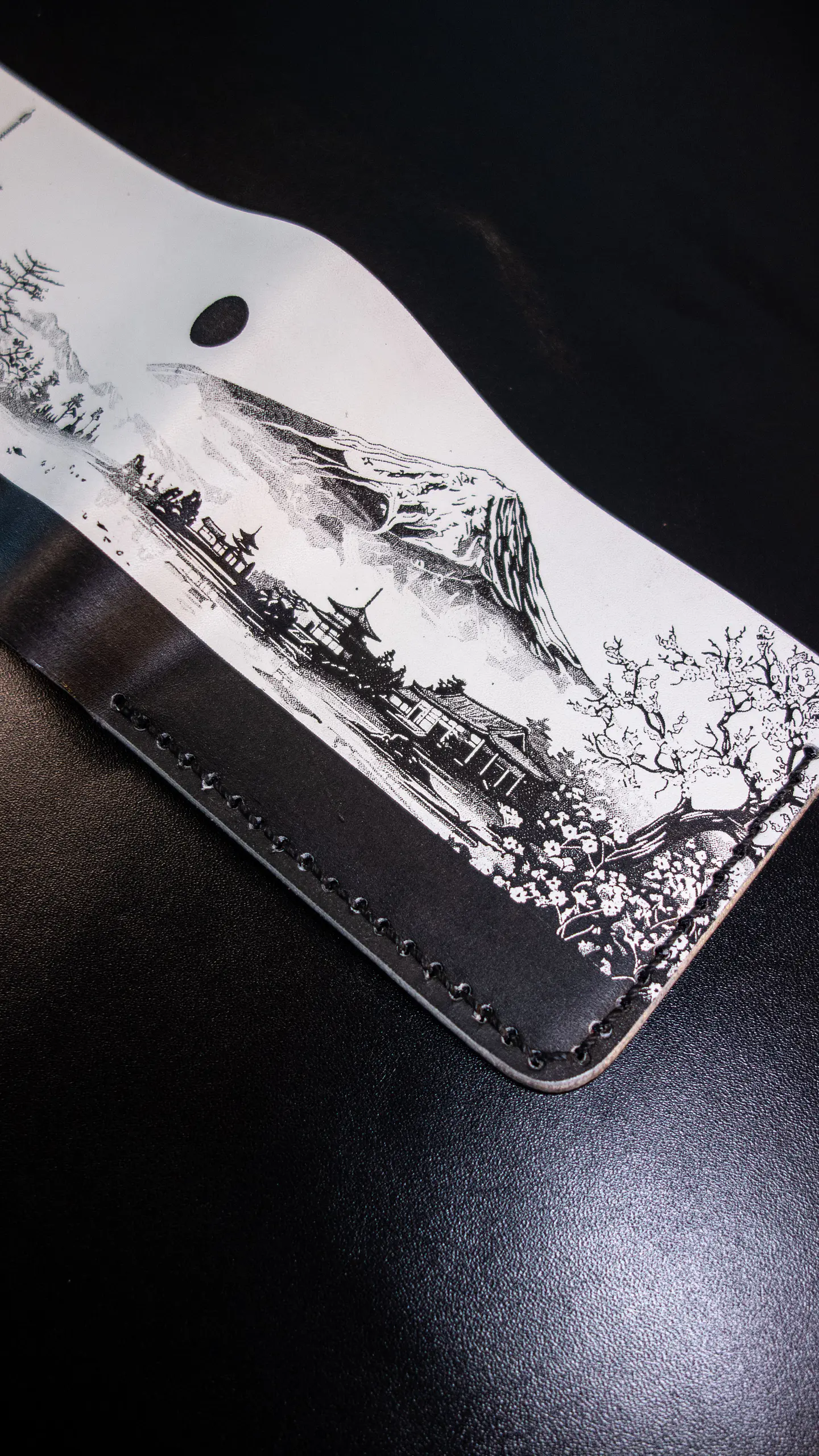 Billetera “Monte Fuji” – Paisaje Ukiyo-e Grabado en Cuero 10