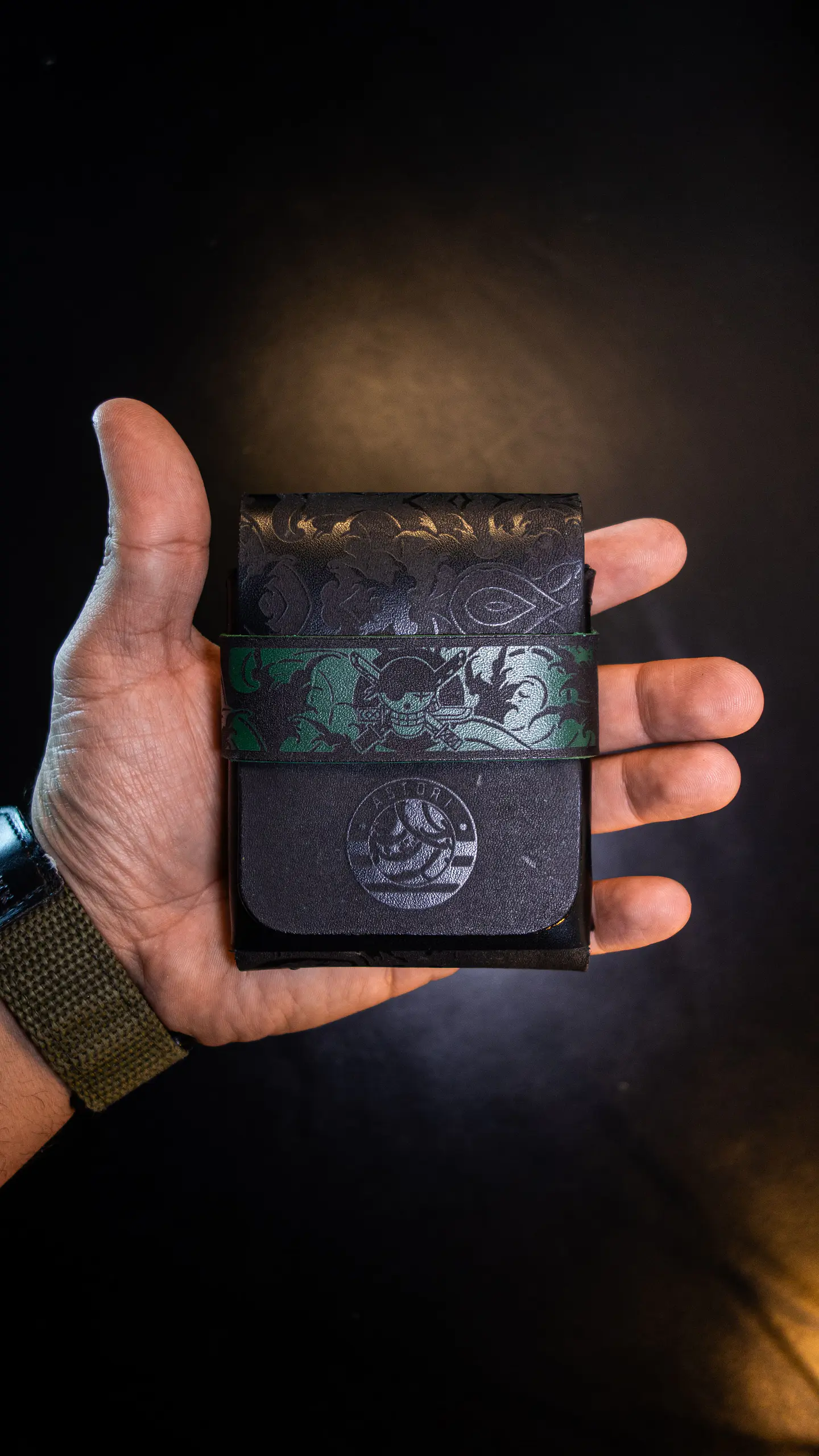 Tarjetero de Cuero Zoro - Edición Espada de Tres Filos 2