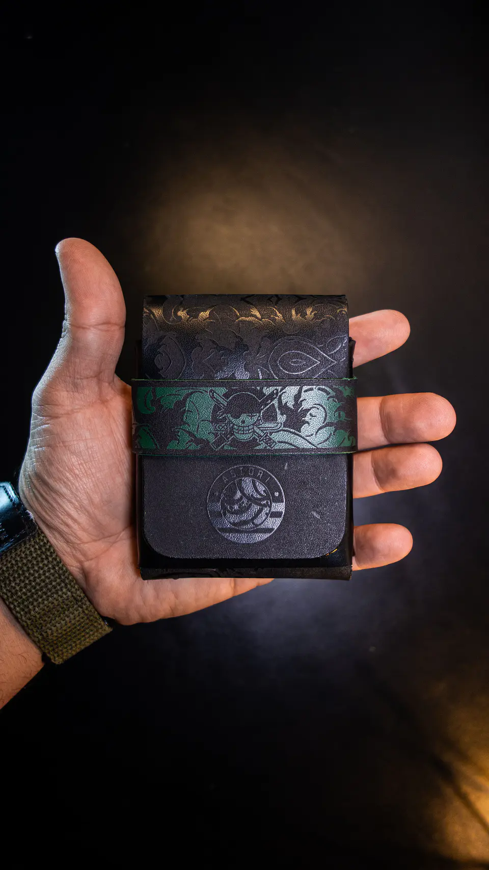Tarjetero de Cuero Zoro - Edición Espada de Tres Filos 2