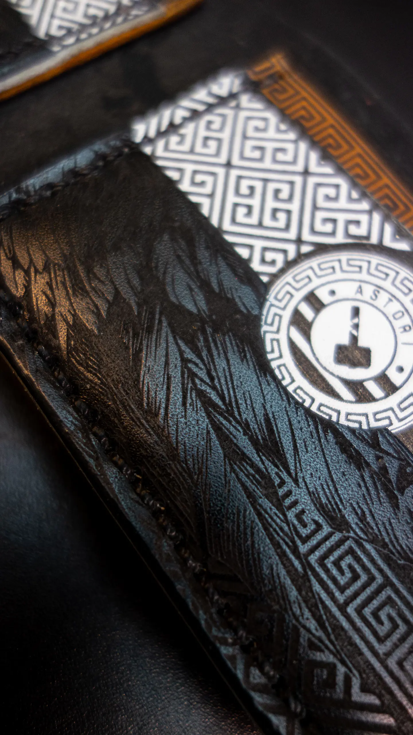 Billetera de Cuero – Zeus, Edición Conceptual Exclusiva ⚡ 8