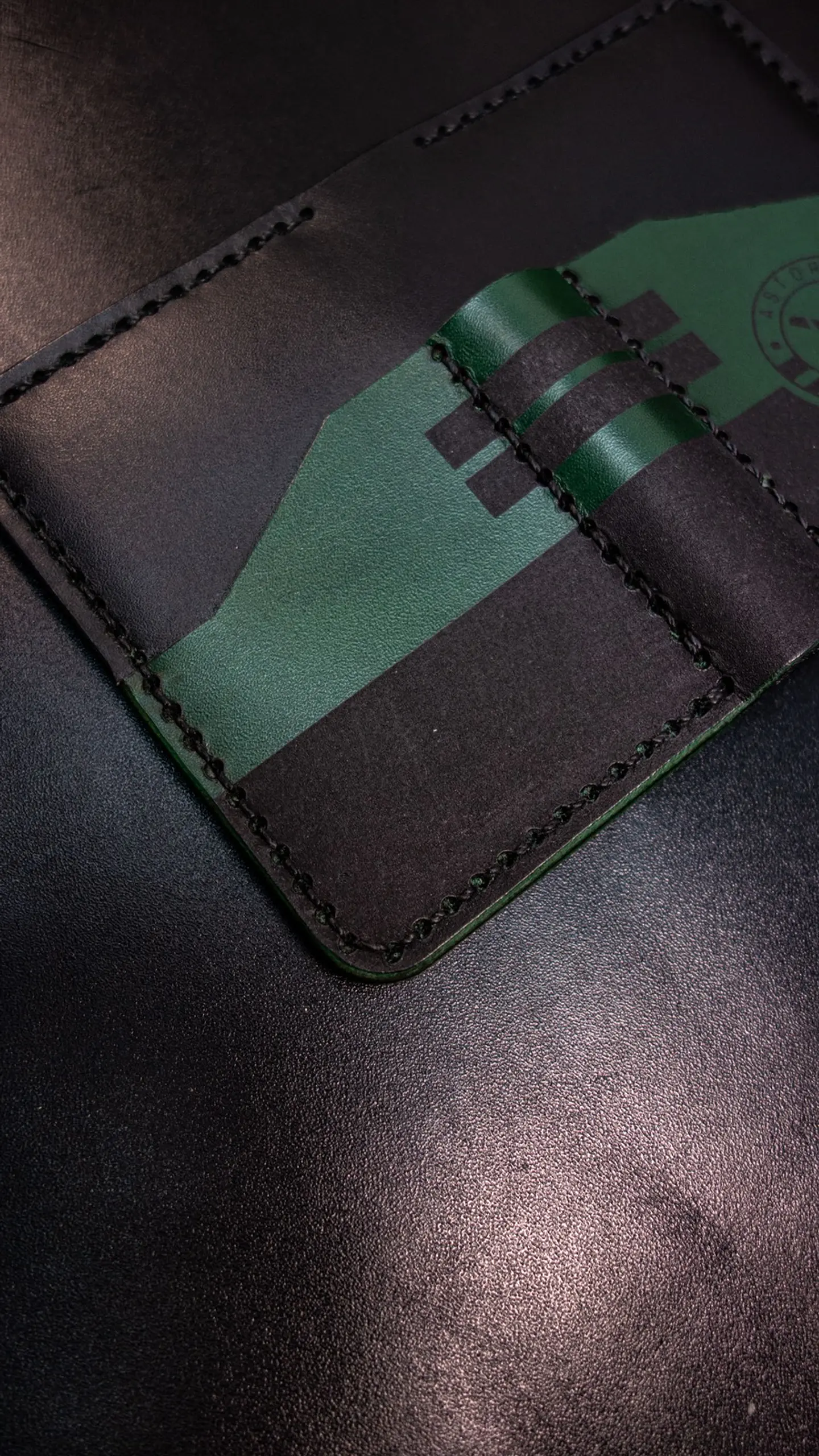 Tarjetero Vertical ASTORI - CUERO Verde & Negro  6