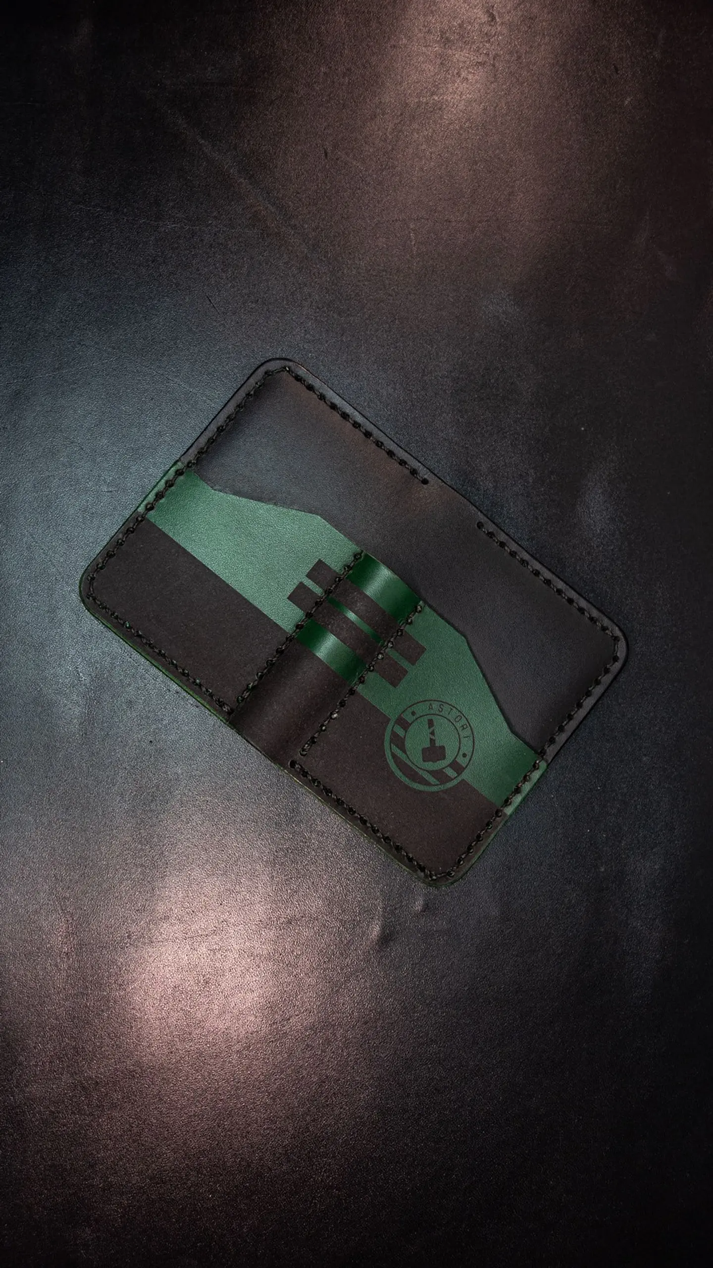 Tarjetero Vertical ASTORI - CUERO Verde & Negro  8