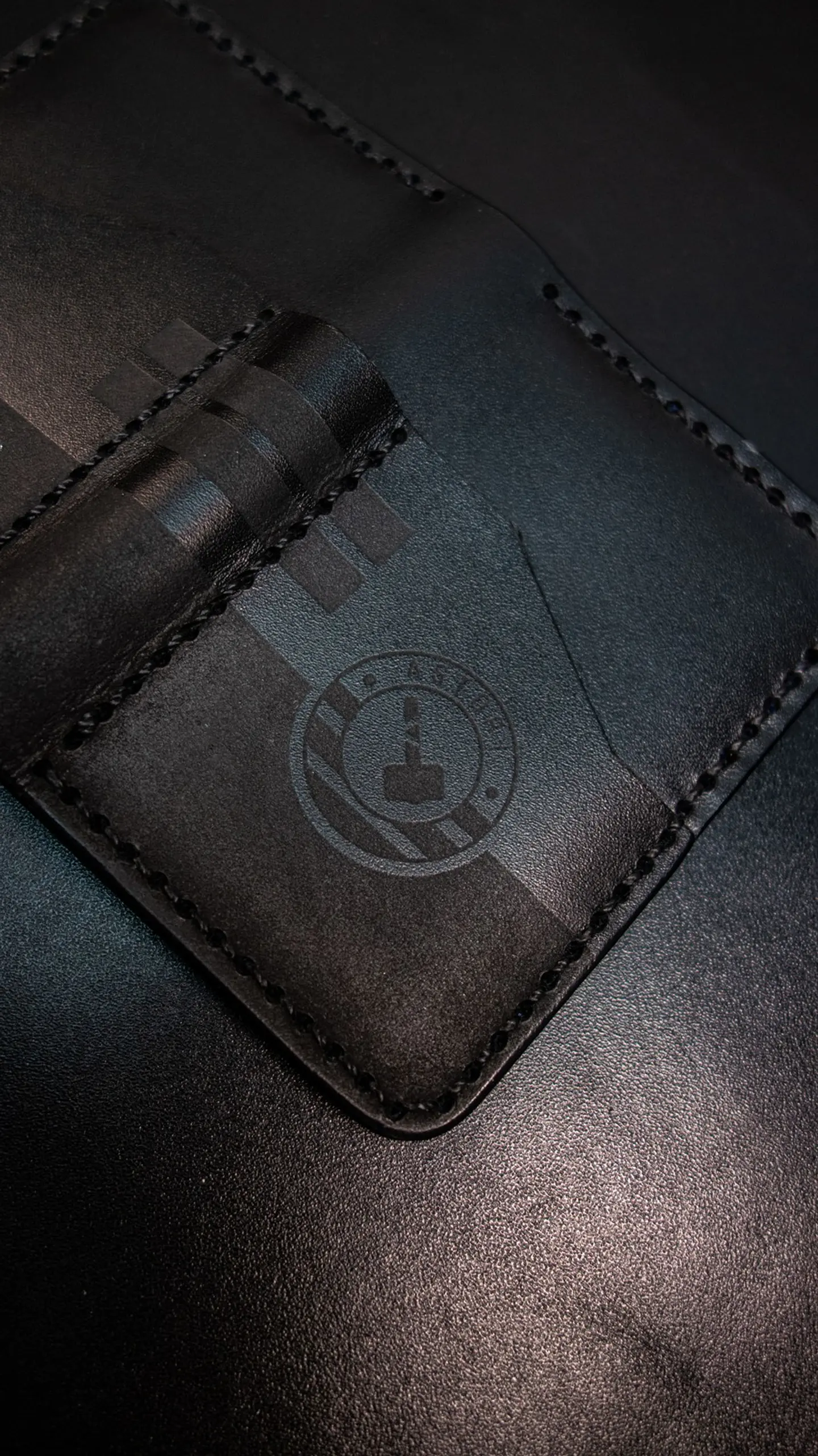 Tarjetero Vertical ASTORI - CUERO Negro & Azul 8