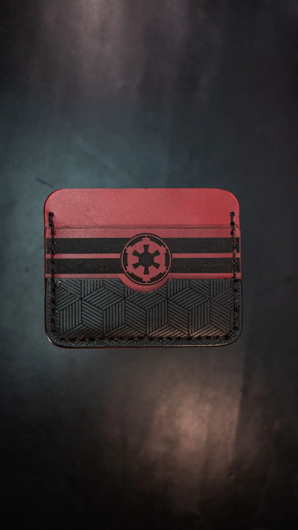 Tarjetero de cuero Conceptual “Vader” — El Lado Oscuro en tus manos 3