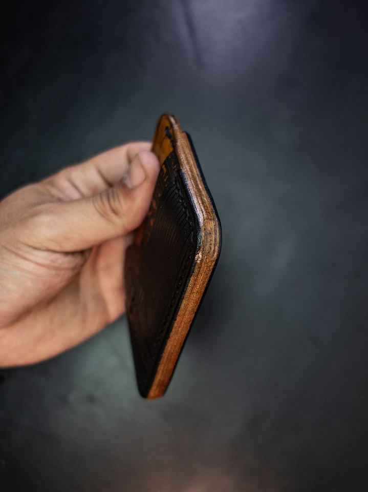 Tarjetero de cuero Conceptual Iron Maiden – Edición Powerslave  5