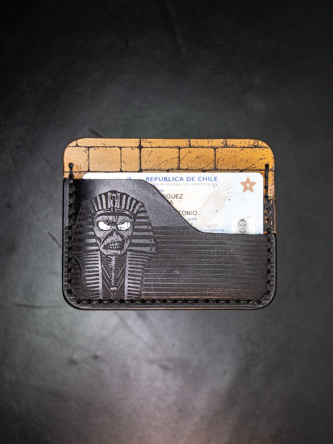 Tarjetero de cuero Conceptual Iron Maiden – Edición Powerslave  2