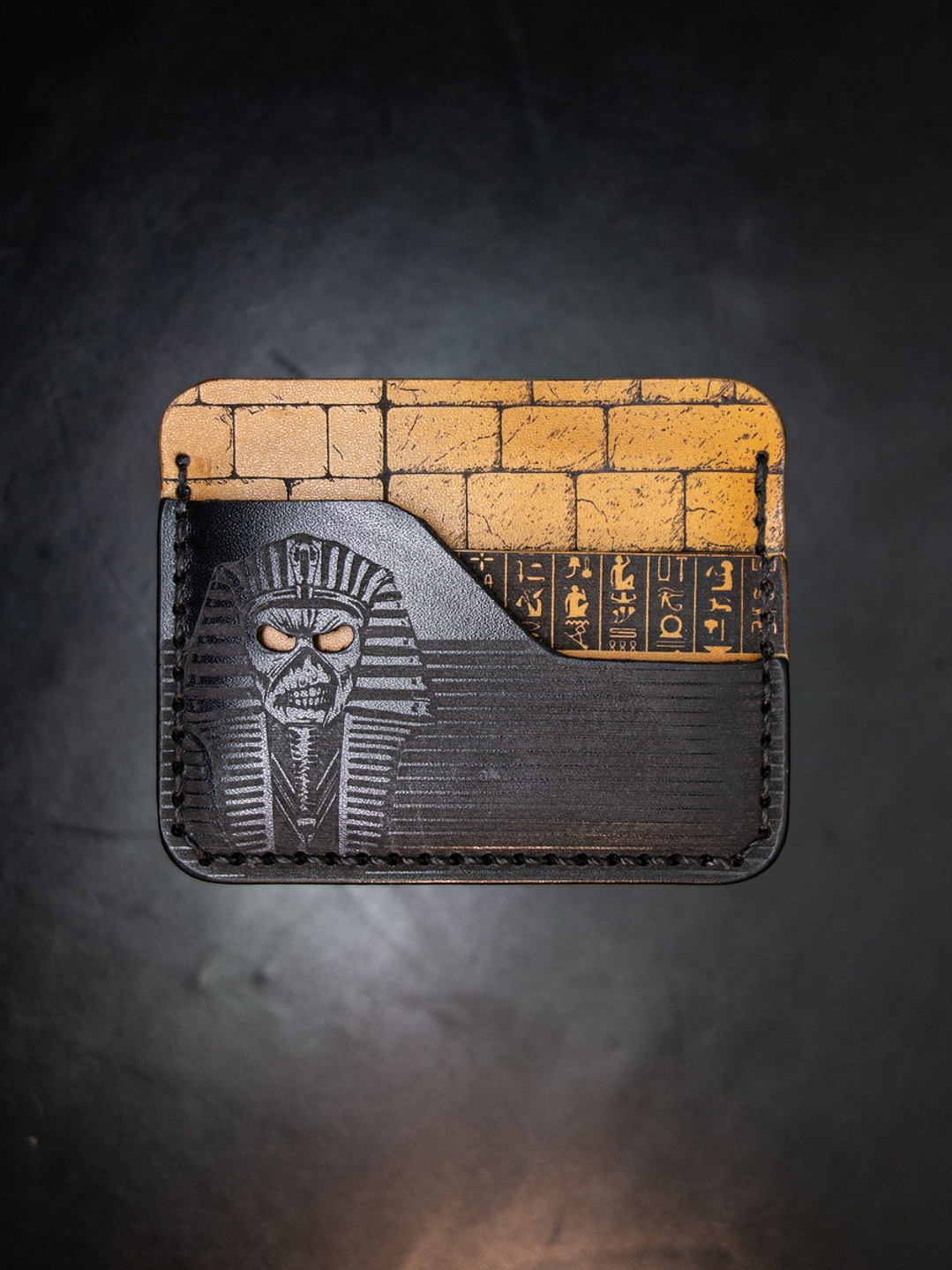 Tarjetero de cuero Conceptual Iron Maiden – Edición Powerslave  1