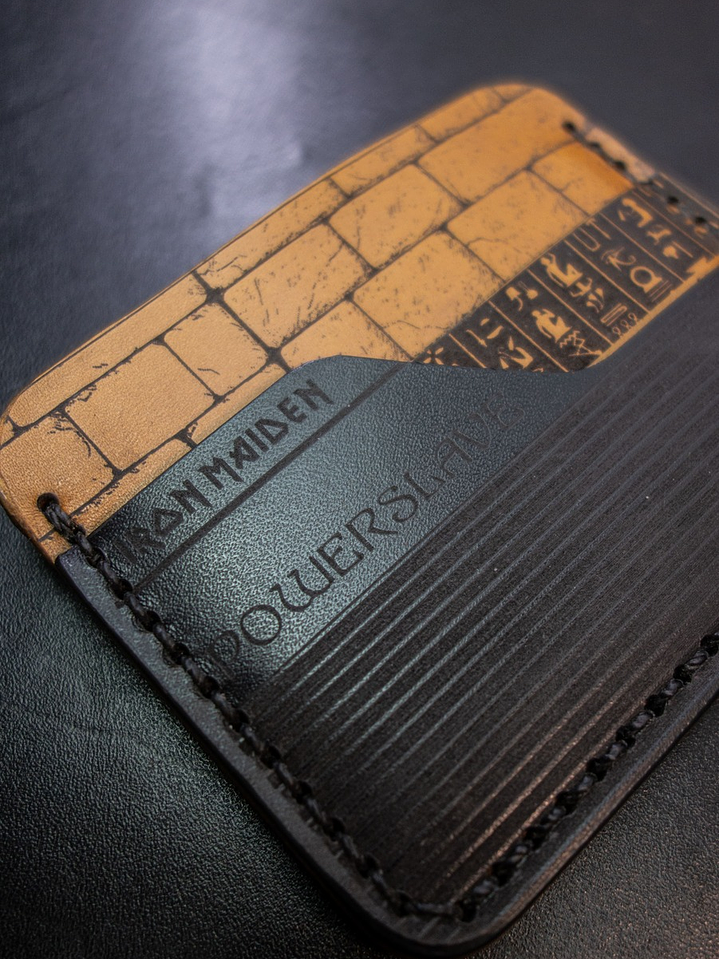 Tarjetero de cuero Conceptual Iron Maiden – Edición Powerslave  8