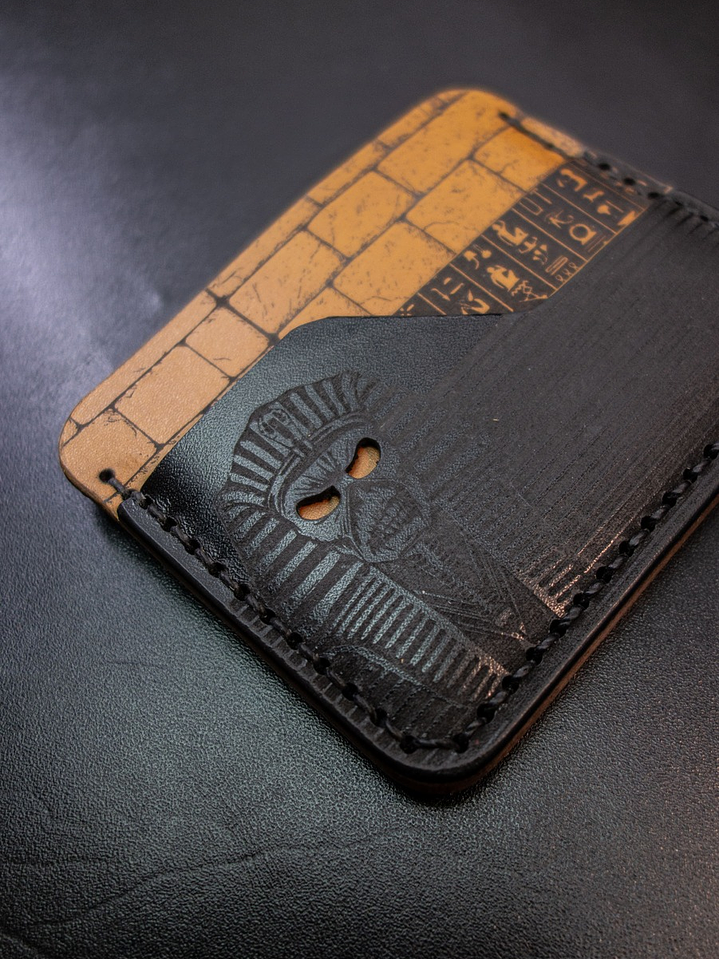 Tarjetero de cuero Conceptual Iron Maiden – Edición Powerslave  9