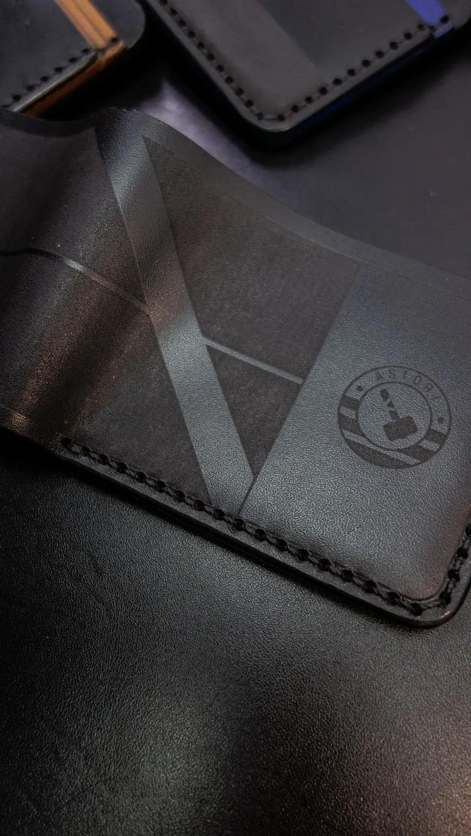 Billetera de Cuero – Edición Conceptual “Líneas Modernas” | Astori 5